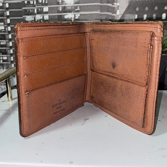 Authentic Louis Vuitton Monogram Marco Wallet - Picture 3 of 11